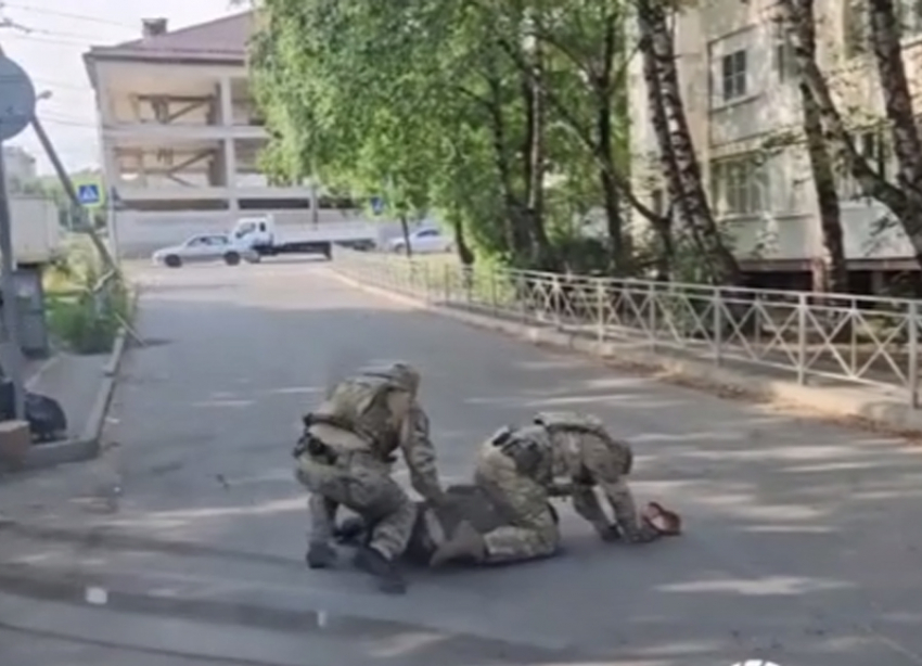ФСБ пресекла теракт в Ессентуках — видео задержания