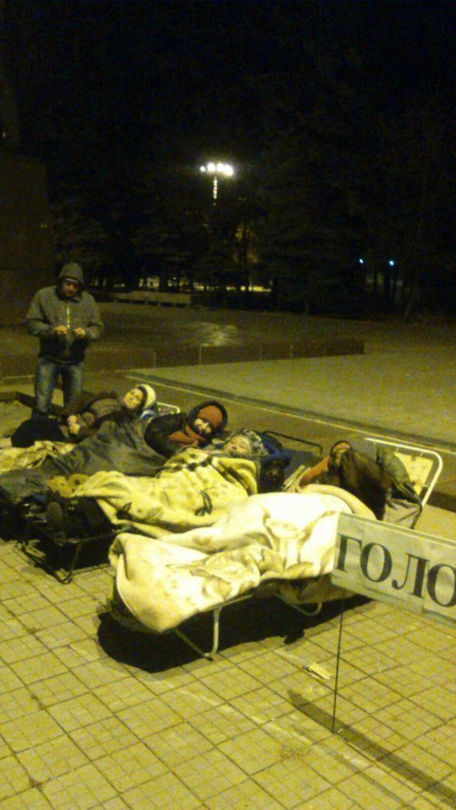 В Карачаево-Черкессии участницы голодовки ночевали на улице