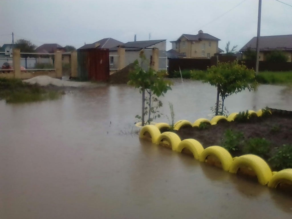 Ставрополье идет ко дну: вода затапливает улицы городов и поселков края