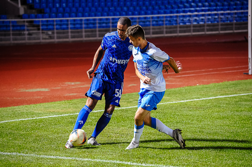 Тимаков на поле.jpg