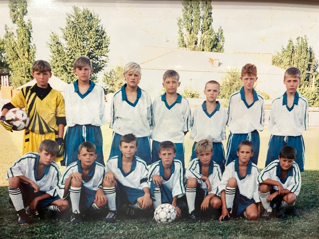 Команда «Динамо» 1984 года рождения. Игорь Чернышов - второй справа в верхнем ряду