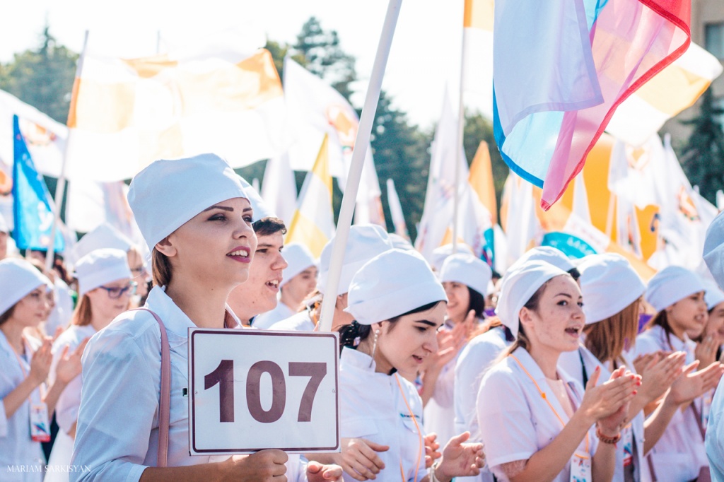 Парад студенчества (1).jpg Парад студенчества (1).jpg